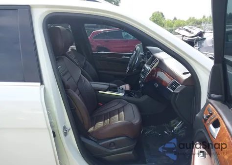 2012 Mercedes-Benz Ml 63 Amg 4Matic z USA, uszkodzony, nr VIN 4JGDA7EB1CA051616